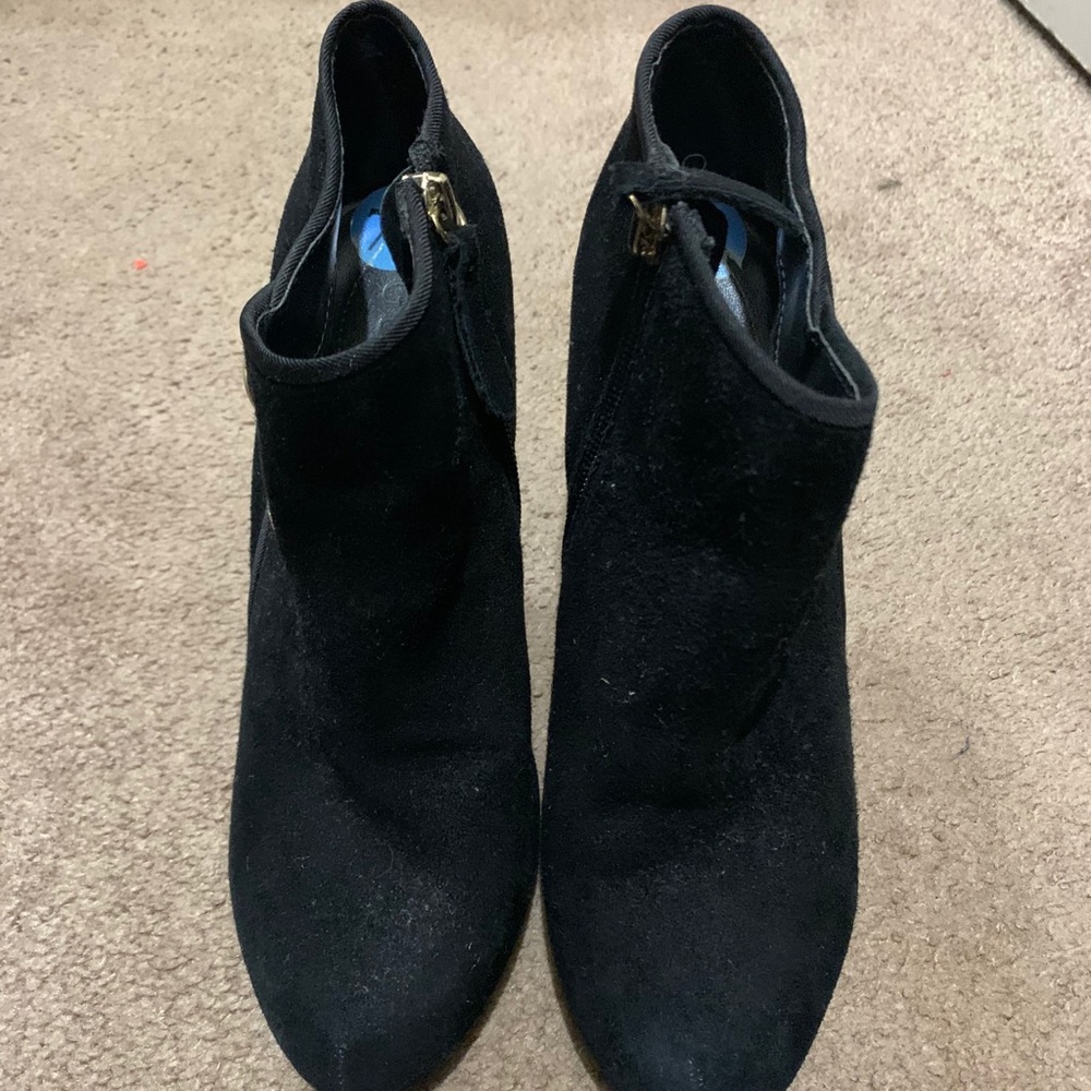 Cute black Guess booties